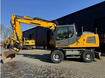 Escavadeira de rodas LIEBHERR A 918