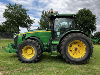 Trator JOHN DEERE 8R Series