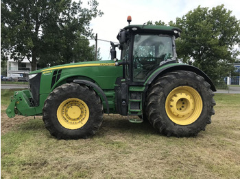 Trator JOHN DEERE 8R Series