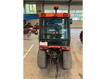 Trator municipal Kubota B2110: foto 3