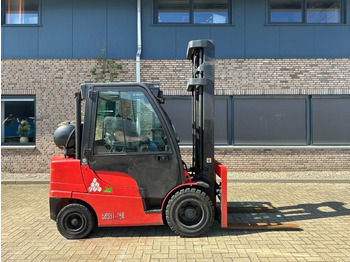 Empilhador a gás HYSTER