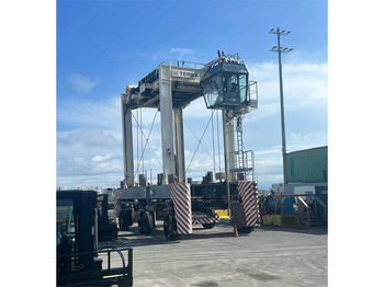 Equipamento de movimentação TEREX