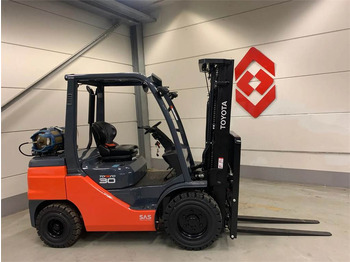 Empilhador a gás TOYOTA FGF 30