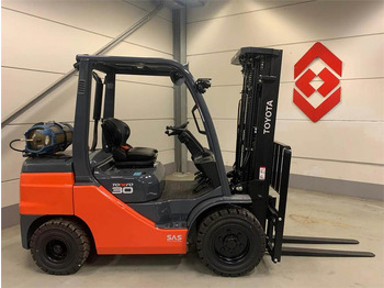 Empilhador a gás TOYOTA FGF 30