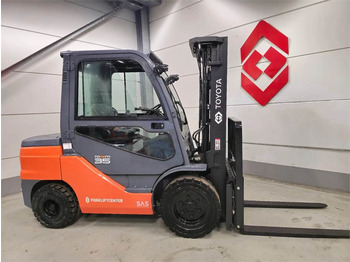 Empilhador a diesel TOYOTA
