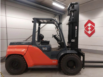 Empilhador a diesel TOYOTA
