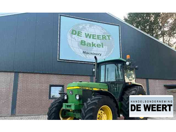 Trator JOHN DEERE 2850