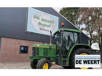 Trator JOHN DEERE 6100