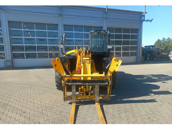 Empilhador telescópico JCB