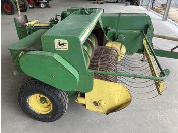 Enfardadeira de fardos quadrados JOHN DEERE