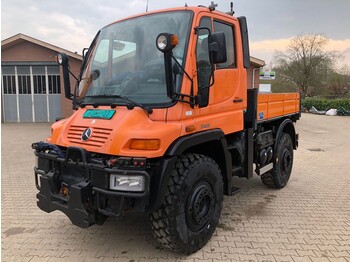 Camião de caixa aberta/ Plataforma UNIMOG U400