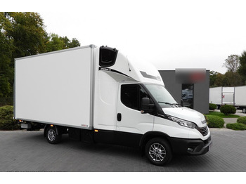 Carrinha de contentor IVECO Daily 35s18