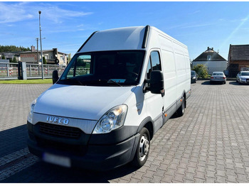 Carrinha de contentor IVECO Daily 35c13