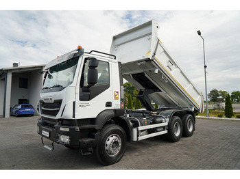 Camião basculante Iveco TRAKKER 360: foto 2