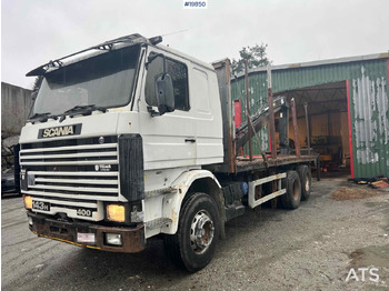 Camião de transporte de madeira SCANIA R143
