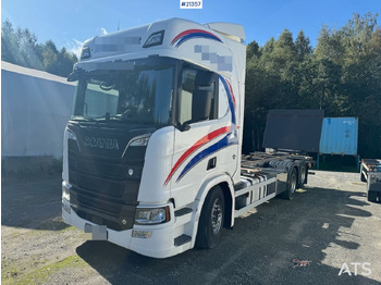 Camião transportador de contêineres/ Caixa móvel SCANIA R 580