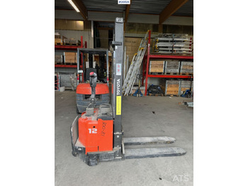 Stacker TOYOTA