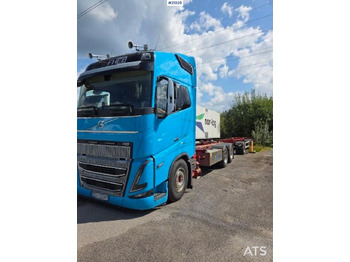 Camião transportador de contêineres/ Caixa móvel VOLVO FH
