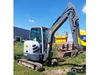 Mini escavadeira TEREX