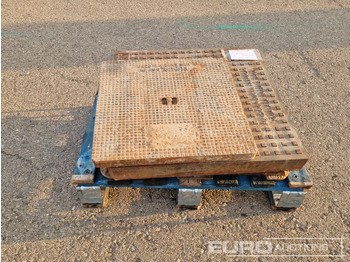 Equipamento de construção Pallet of Manhole Covers (3 of): foto 2