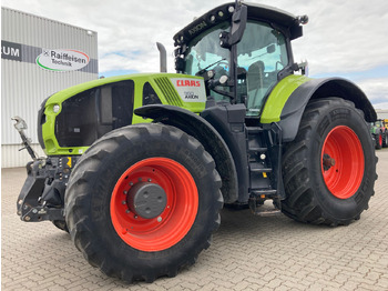 Trator CLAAS Axion 960