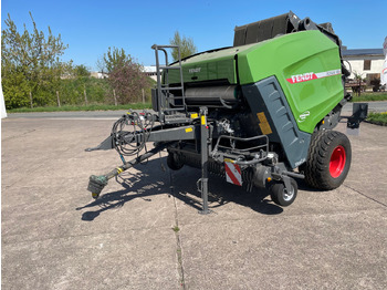 Máquina para produção de feno FENDT