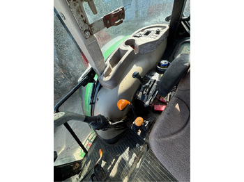 Trator John Deere 5075 E: foto 2
