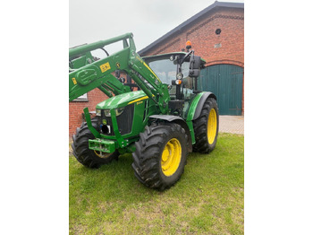 Trator JOHN DEERE 5100M