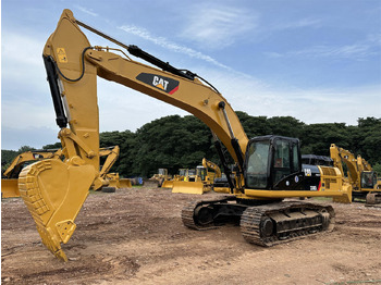 Escavadora de rastos CATERPILLAR 330D: foto 3