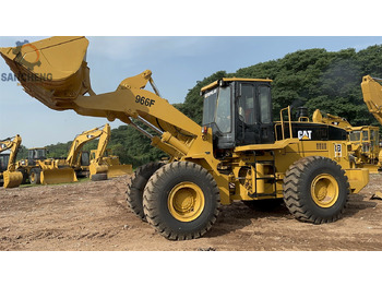 Pá carregadora de rodas CATERPILLAR 966F