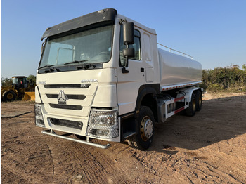 Camião cisterna SINOTRUK HOWO
