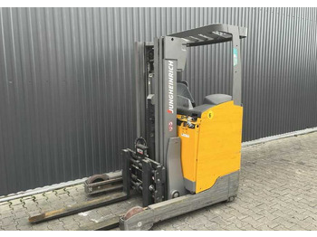 Empilhador retráctil JUNGHEINRICH ETV