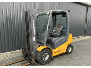 Empilhador a gás JUNGHEINRICH TFG 425