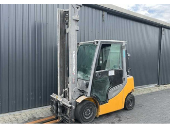 Empilhador a gás JUNGHEINRICH TFG 425