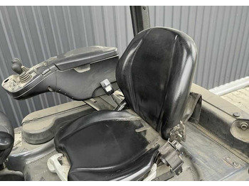 Empilhador elétrico LINDE E16