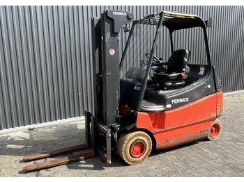 Empilhador elétrico LINDE E25