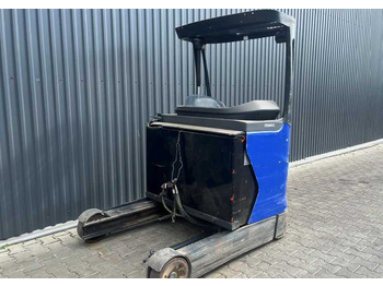 Empilhador retráctil LINDE R14