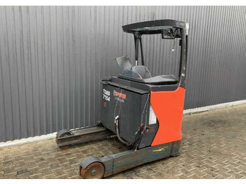 Empilhador retráctil LINDE R16