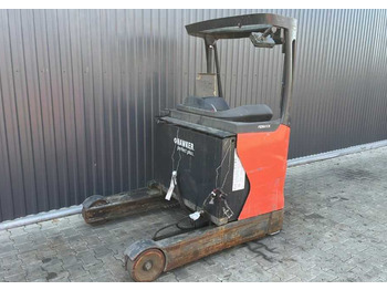Empilhador retráctil LINDE R16