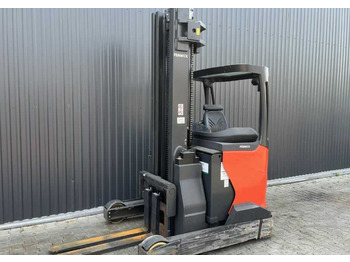 Empilhador retráctil LINDE R16
