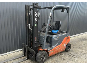 Empilhador elétrico TOYOTA