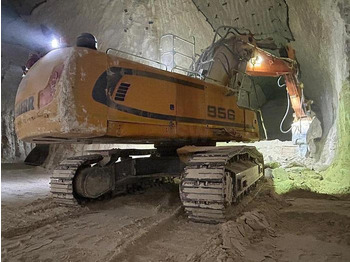 Escavadeira LIEBHERR