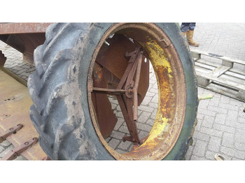 Jantes e pneus GOODYEAR