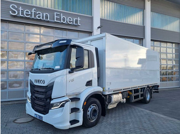 Camião transporte de bebidas IVECO