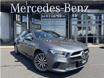 Sedan MERCEDES-BENZ