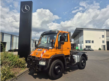 Camião chassi UNIMOG U400