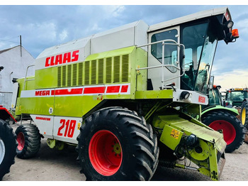 Ceifeira debulhadora CLAAS Mega