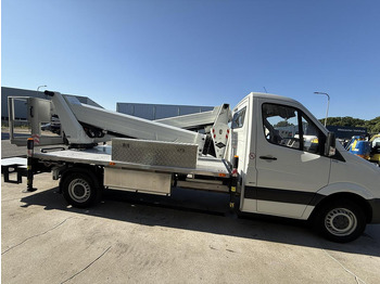 Caminhão com plataforma aérea Versalift VTX-240, Auto hoogwerker: foto 4