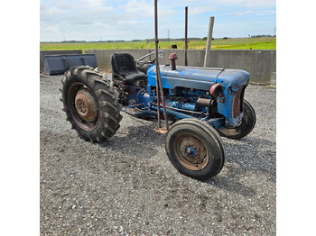Trator FORDSON