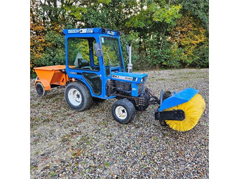 Trator municipal ISEKI